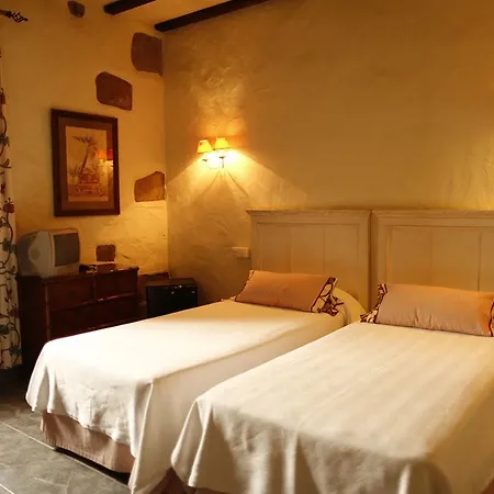 Hotel Rural Livvo Maipez מלון 3*